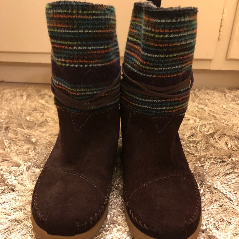 Toms Nepal faux fur lined boots